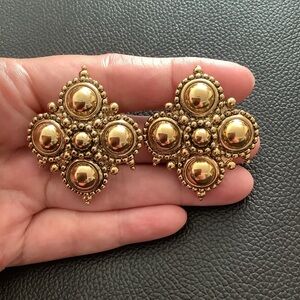Vintage Barrera for Avon clip on earrings.